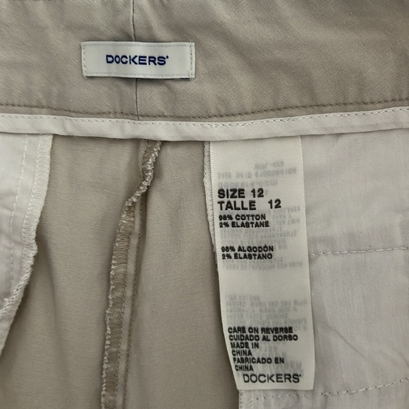 Women’s Docker Shorts - Picture 6 of 11